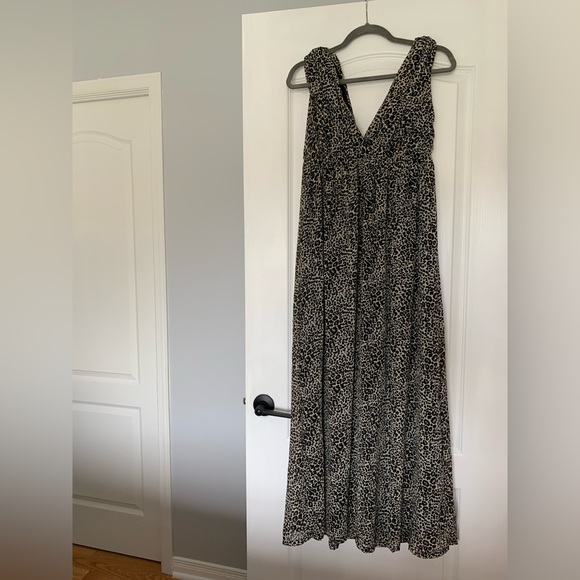 H&M leopard maxi dress (size 6) - Picture 1 of 3